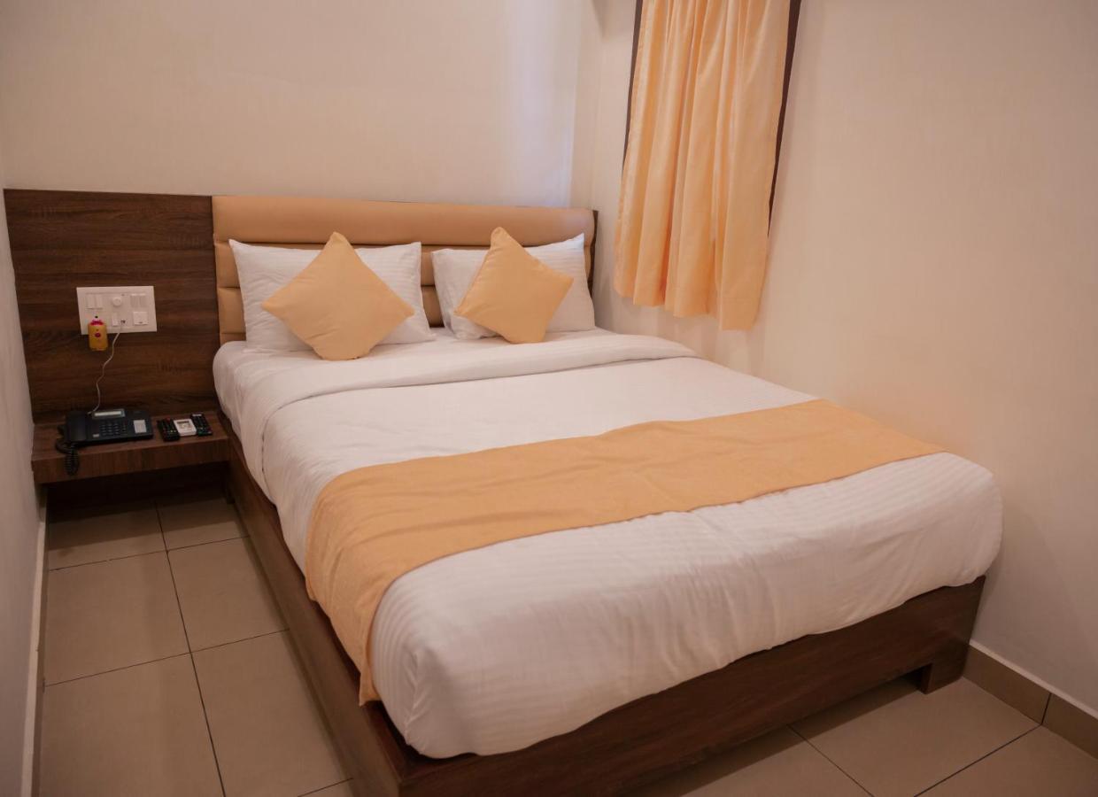 Hotel Sharda Residency Mangalore Buitenkant foto